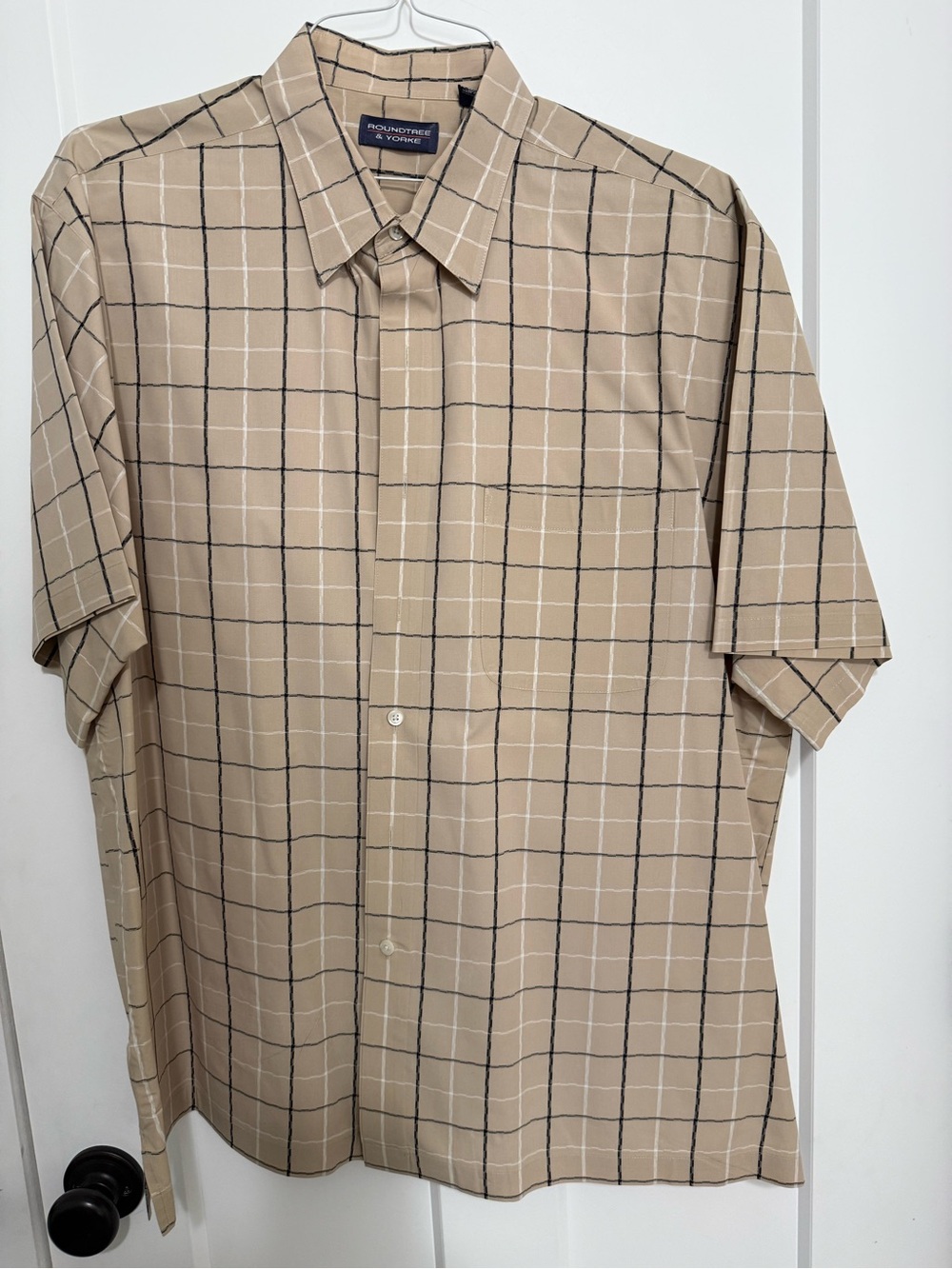 Roundtree & Yorke Beige Windowpane Short-Sleeve Button-Up Shirt